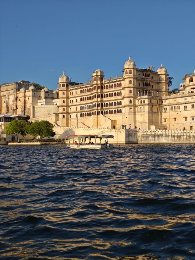 Lake Pichola Boat Ride Guide: Timings, Tickets and Best Time