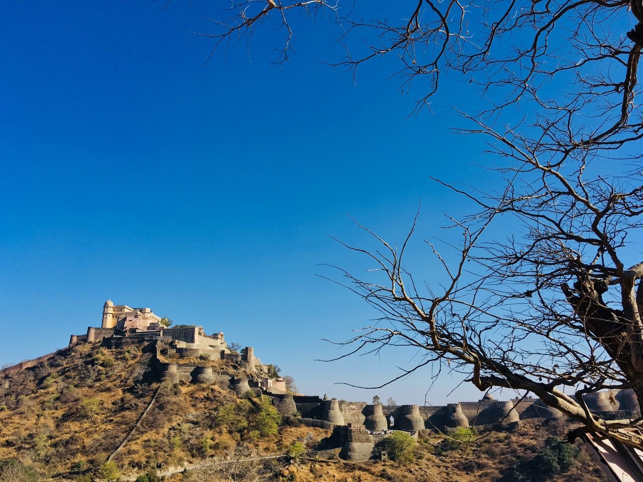 Kumbhalgarh Fort and Aravalli Hills showing the best time to visit Kumbhalgarh and Ranakpur from Udaipur