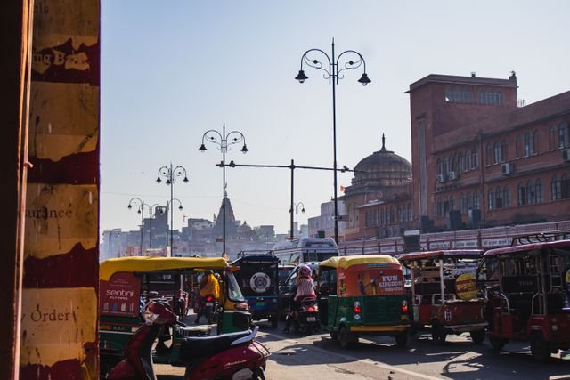 Jaipur Tuk-Tuk vs Private Car Tour: Which Half-Day Option Is Better?
