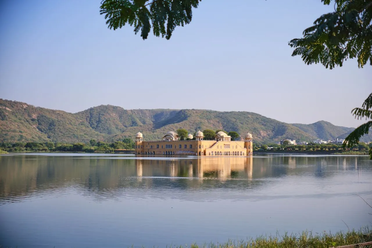 Jal Mahal surrounded by Man Sagar Lake and the Aravalli Hills
